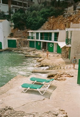 nina winter | mallorca bay three women generations